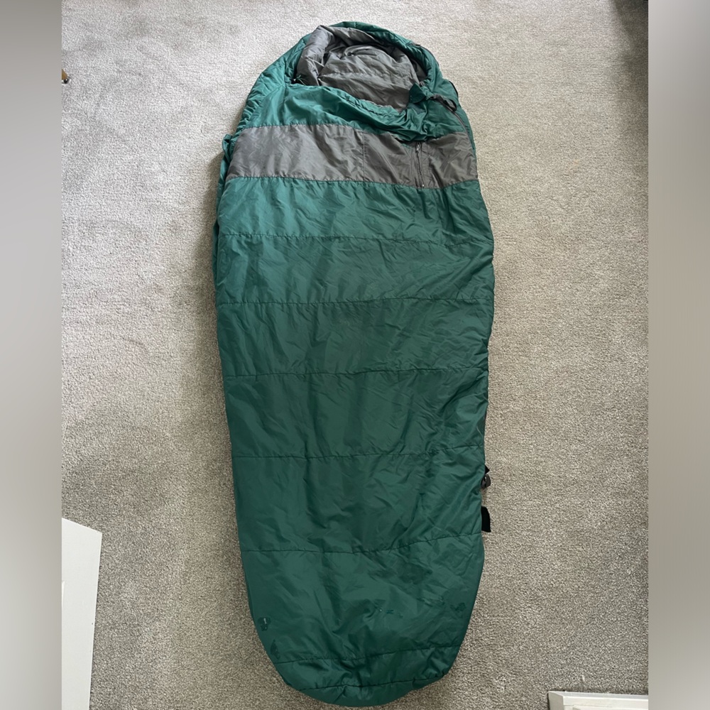 EMS lt 20 jr sleeping bag. Great condition.